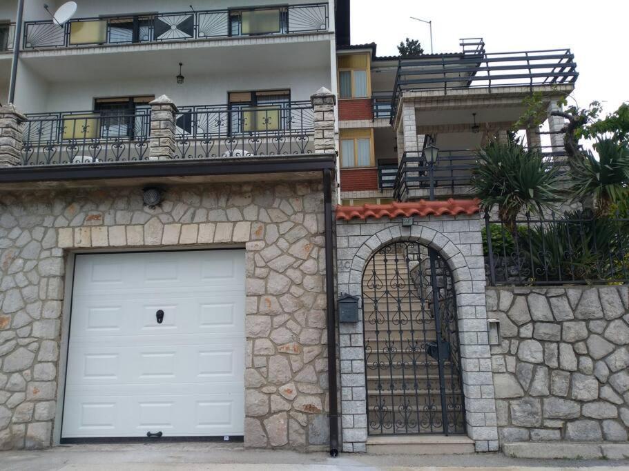 Apartment Mediterranean Garden Rijeka Exteriör bild